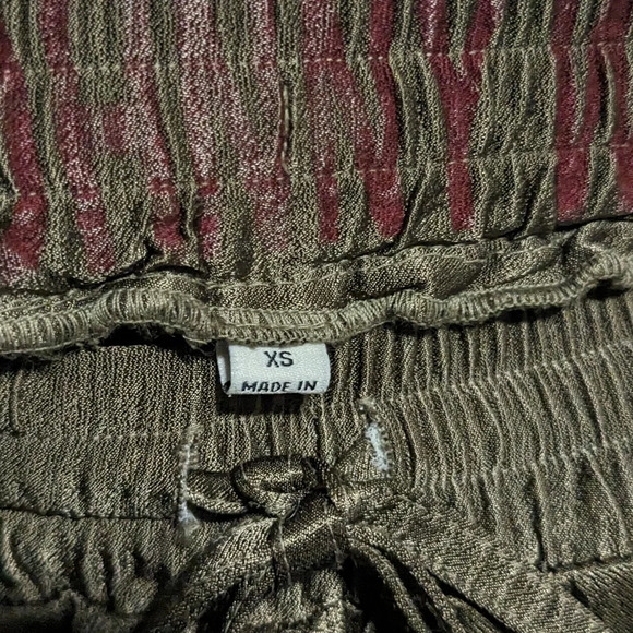 Johnny Was Cargo Jogger Pant - Picture 8 of 9